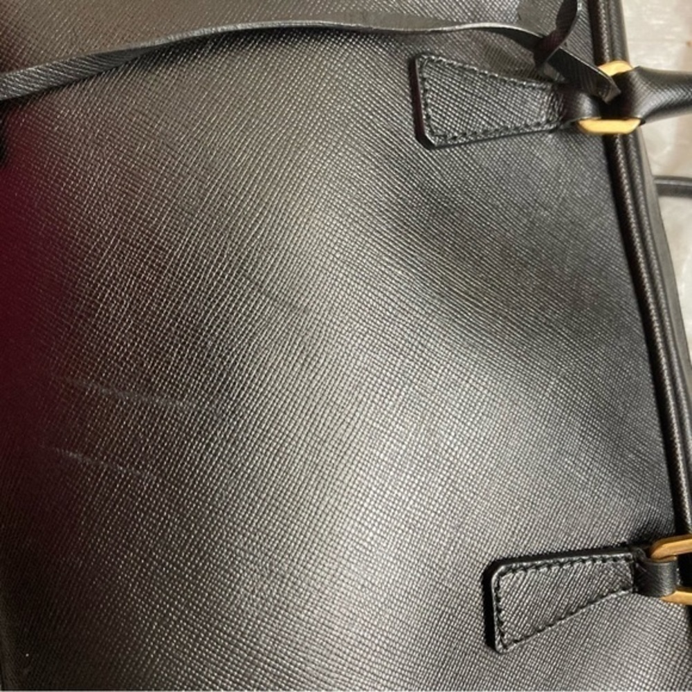 Prada guaranteed authentic small lux black saffiano leather bag - Picture 4 of 11